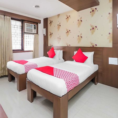โอโย 17278 โฮเต็ล ศรีนิวาส Hotel มังคาลอร์ ภายนอก รูปภาพ